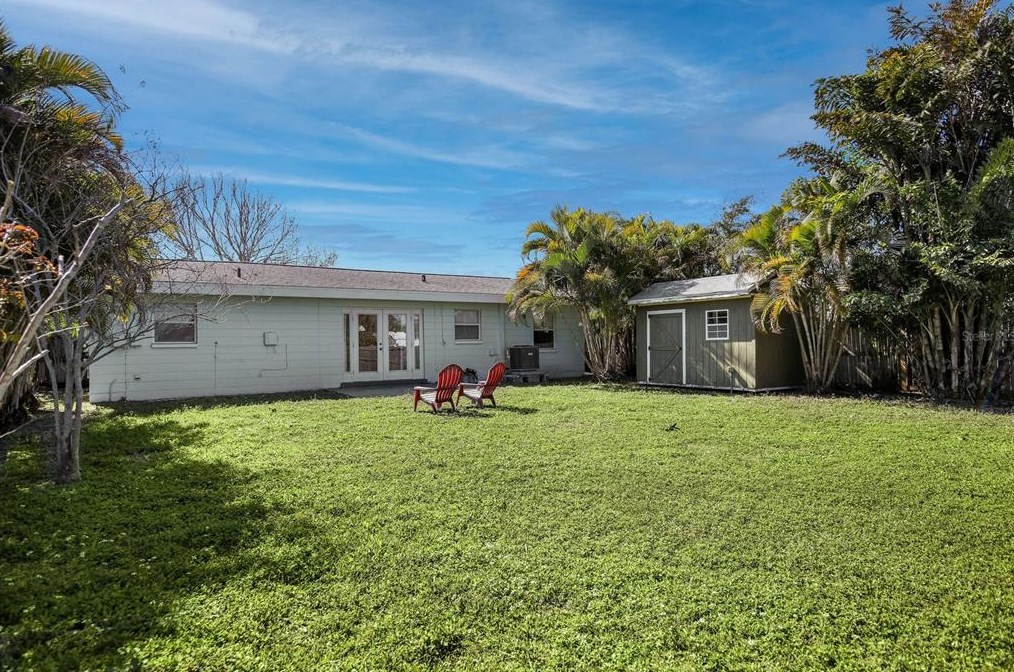 735 42nd Ave, Saint Petersburg FL  33703-4636 exterior