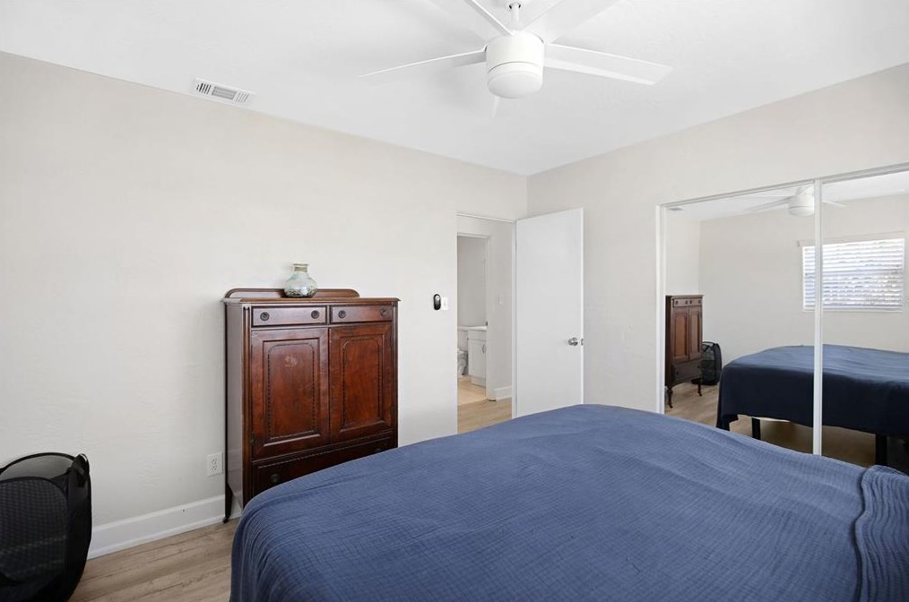 735 42nd Ave, Saint Petersburg FL  33703-4636 exterior