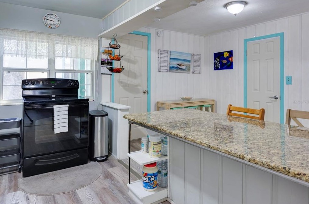 5480 43rd Ter, Saint Petersburg FL  33709-5548 exterior