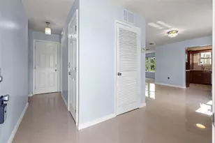 5660 80th St N, Saint Petersburg, FL 33709 - Photo 3