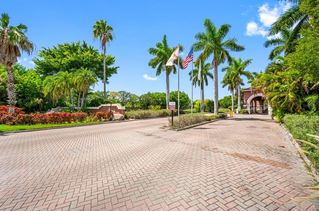 10265 Gandy Blvd, Saint Petersburg FL  33702-2331 exterior