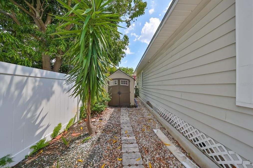 2309 North B St, Tampa FL 33609-2336 exterior