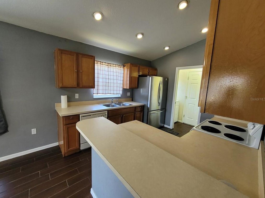 6401 Twin Bridges Dr, Zephyrhills FL 33541-8380 exterior