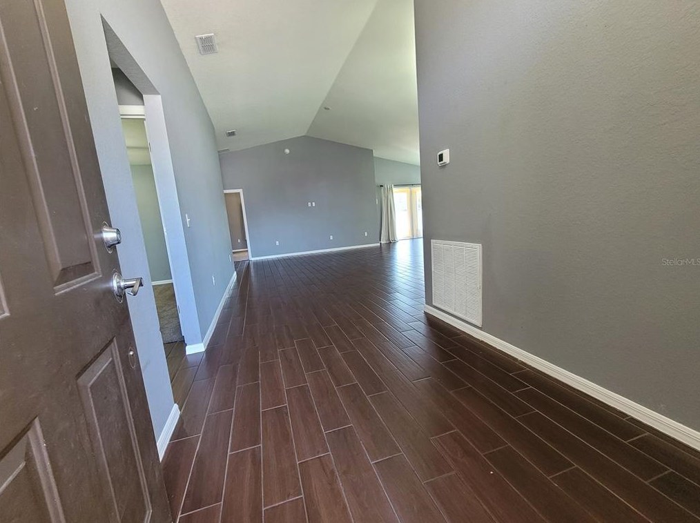 6401 Twin Bridges Dr, Zephyrhills FL 33541-8380 exterior