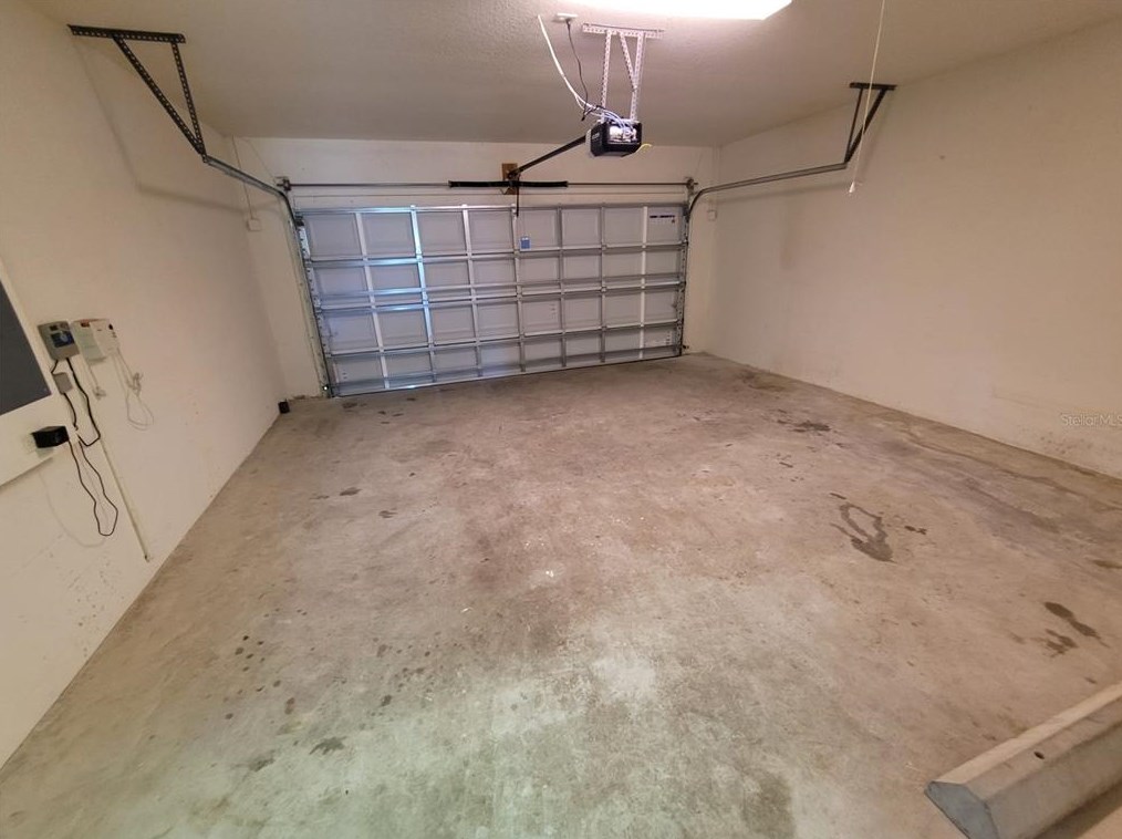 6401 Twin Bridges Dr, Zephyrhills FL 33541-8380 exterior