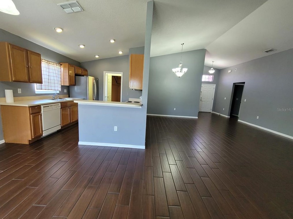 6401 Twin Bridges Dr, Zephyrhills FL 33541-8380 exterior