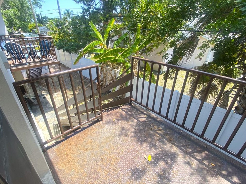 8325 7th Way, Saint Petersburg FL  33702-3543 exterior