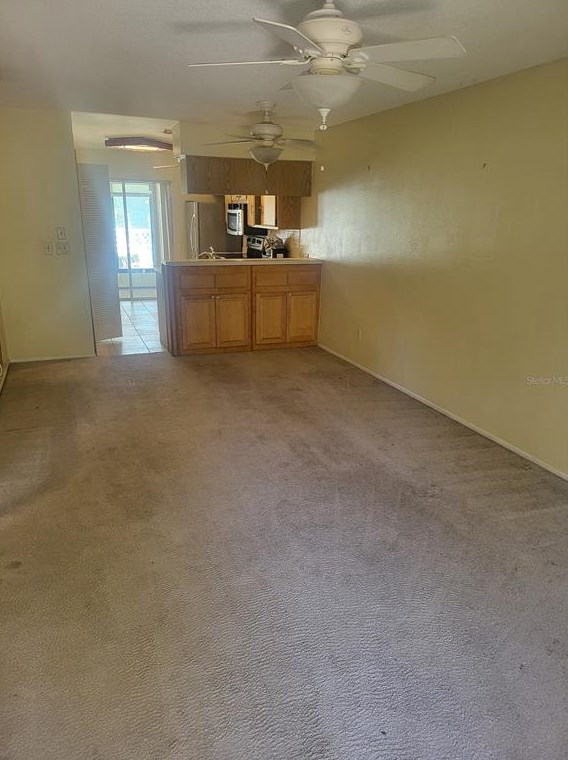 1104 Castlemay Cir, Dunedin FL  34698-8256 exterior