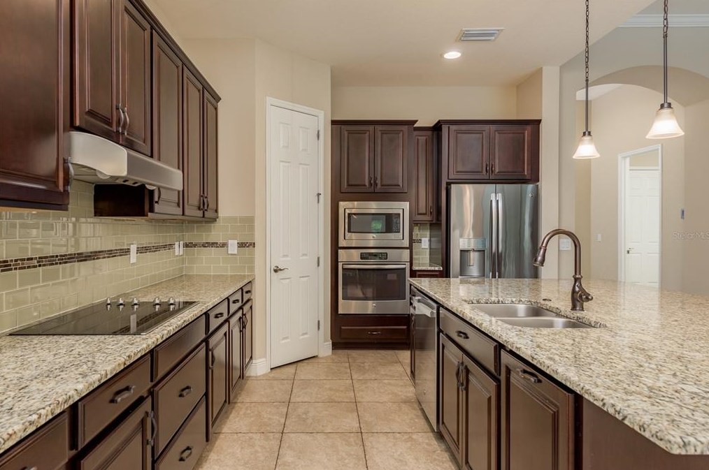 13717 Moonstone Canyon Dr, Riverview FL 33579-3500 exterior