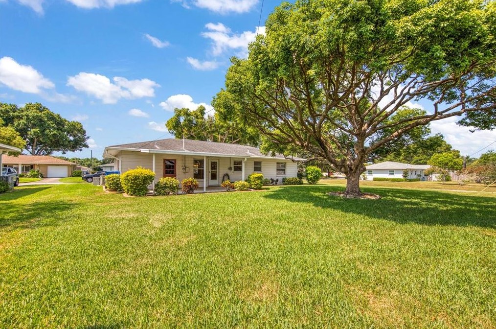 5297 35 Ter, Saint Petersburg FL  33710-2014 exterior