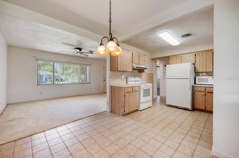 5297 35 Ter, Saint Petersburg FL  33710-2014 exterior