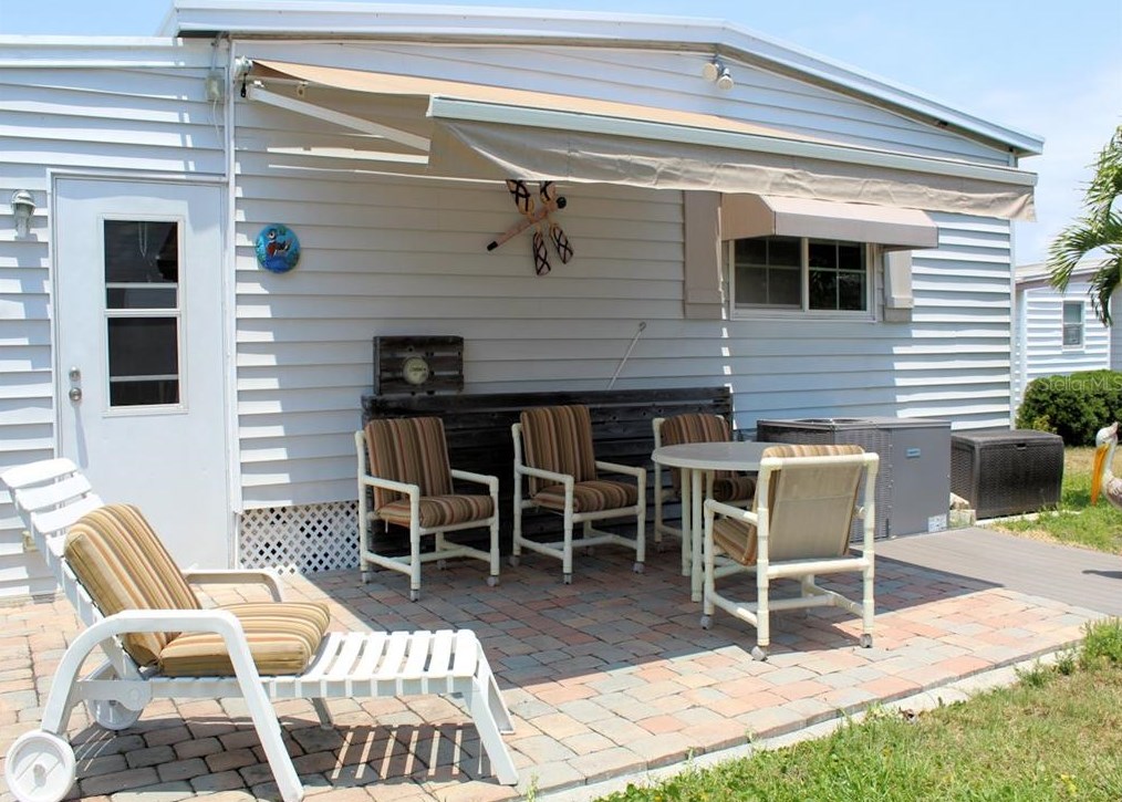 725 Sugar Palm St, Largo FL  33778-1377 exterior