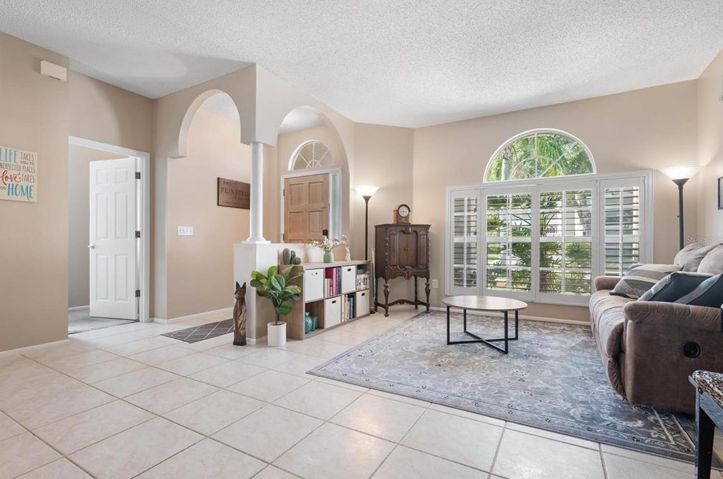 11306 Glenmont Dr, Tampa FL 33635-1531 exterior