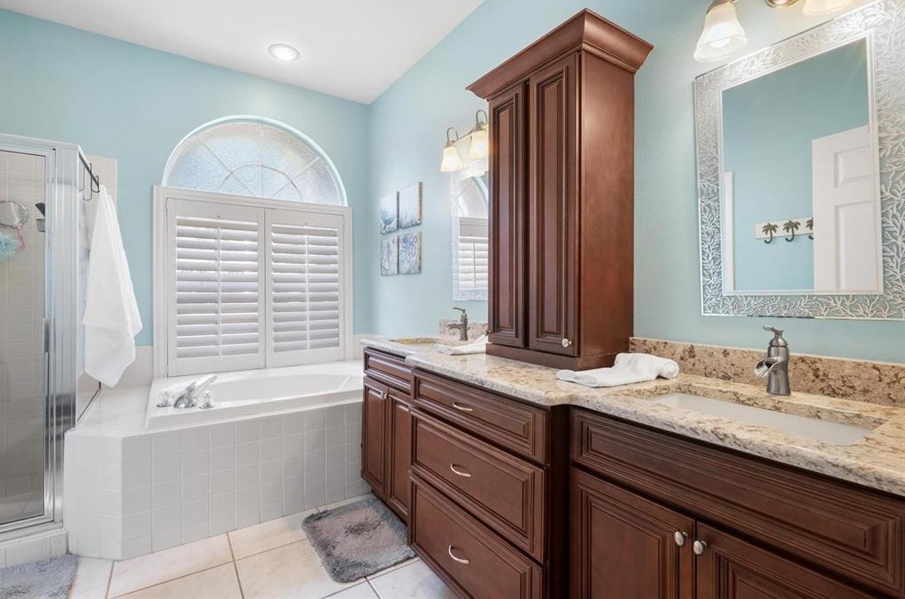 11306 Glenmont Dr, Tampa FL 33635-1531 exterior