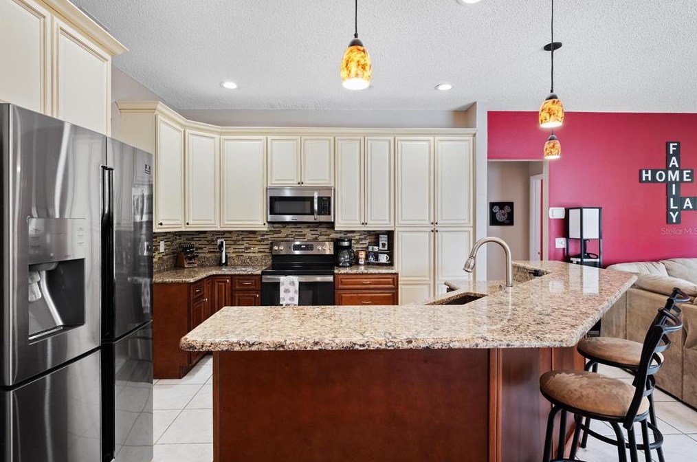 11306 Glenmont Dr, Tampa FL 33635-1531 exterior