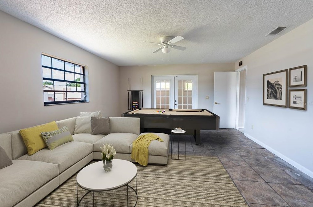 3334 Henry St, Melbourne FL 32901-8016 exterior