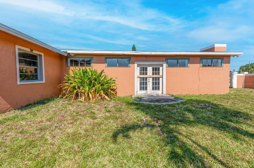 3334 Henry St, Melbourne FL 32901-8016 exterior