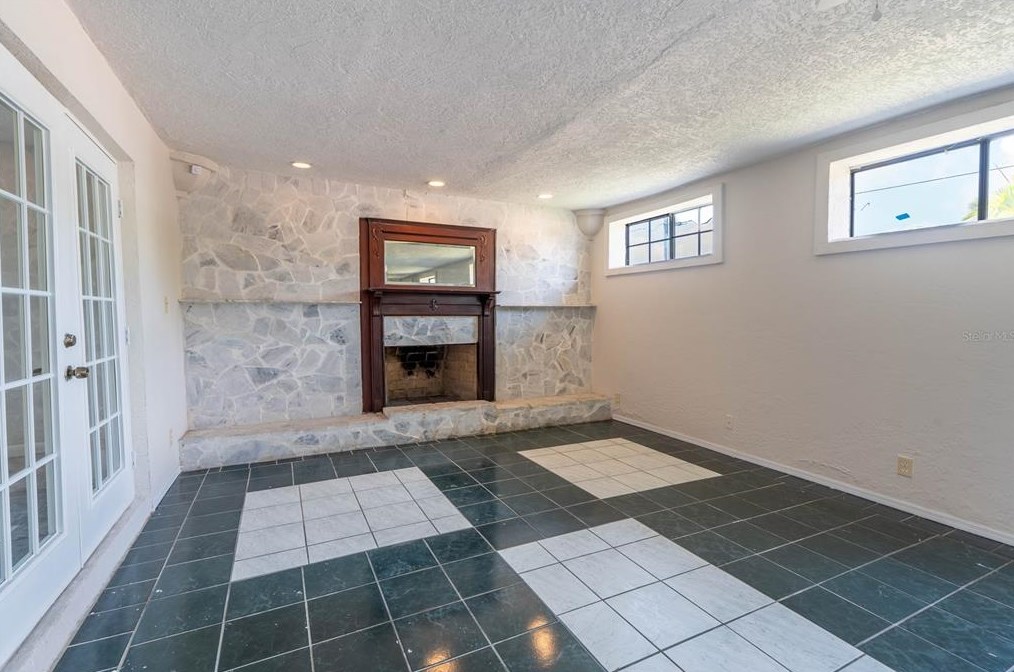 3334 Henry St, Melbourne FL 32901-8016 exterior