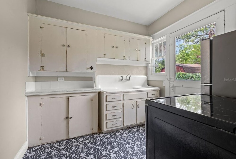 5901 Ola Ave, Tampa FL 33604-6615 exterior