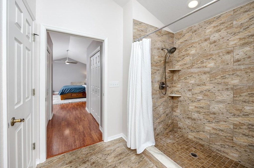 3019 Sutton Woods Dr, Plant City FL  33566-9614 exterior