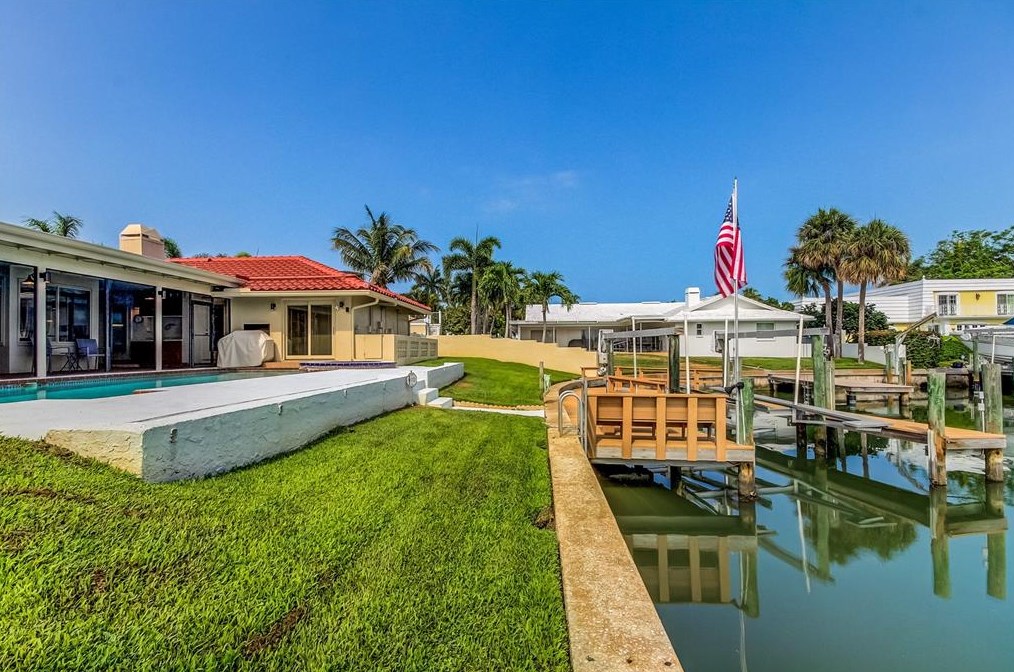 4981 61 Ave, Saint Petersburg FL  33712-4921 exterior