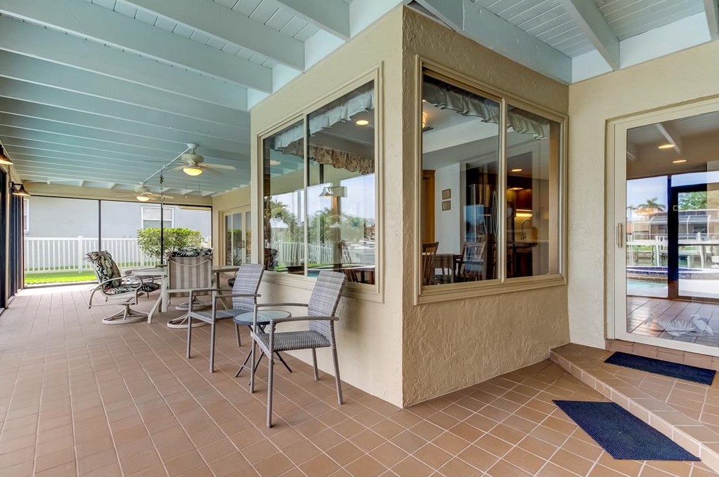 4981 61 Ave, Saint Petersburg FL  33712-4921 exterior