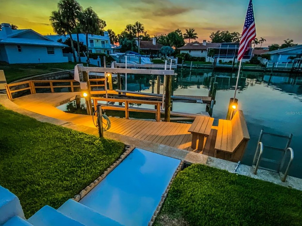 4981 61 Ave, Saint Petersburg FL  33712-4921 exterior