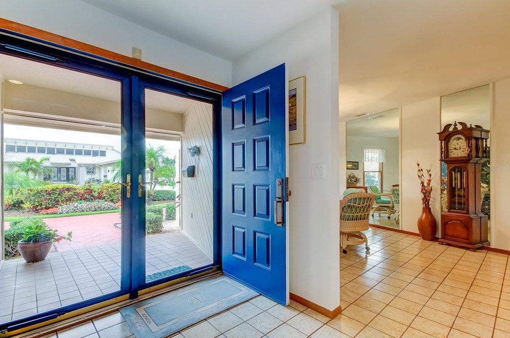 4981 61 Ave, Saint Petersburg FL  33712-4921 exterior