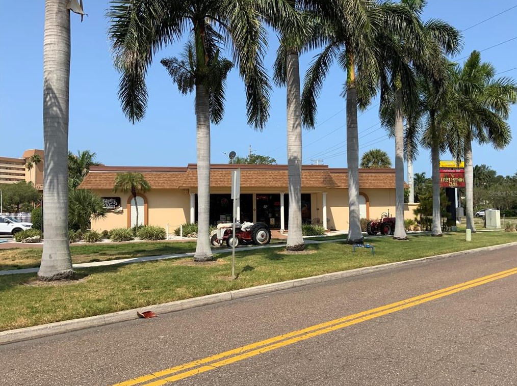 4981 61 Ave, Saint Petersburg FL  33712-4921 exterior