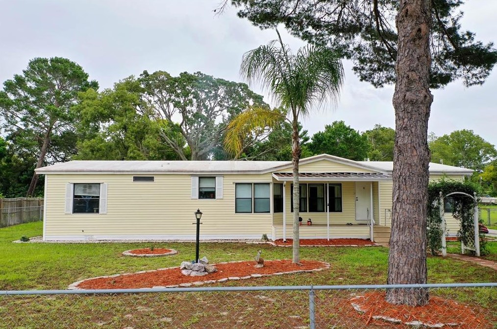 13910 Parkwood St, Port Richey FL  34669-3937 exterior