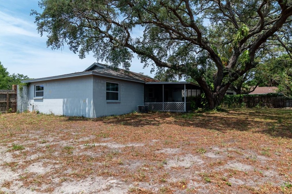 1309 Ironworks Ln, Tarpon Springs FL  34689-2937 exterior