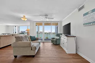 736 Island Way, Clearwater Beach, FL 33767 - Photo 5