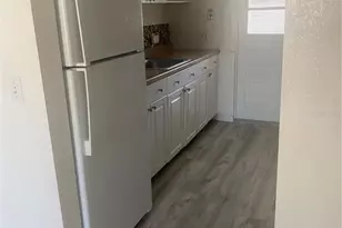 911 Washington Ave, Largo, FL 33770 - Photo 15