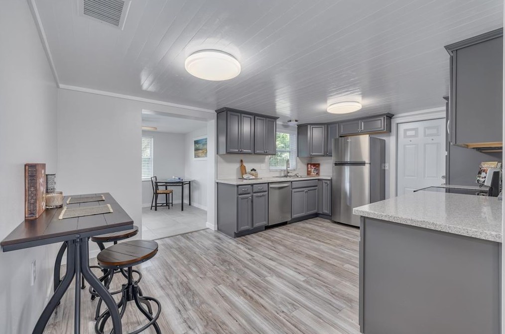 1451 Bookman Dr, Tarpon Springs FL  34690-6240 exterior