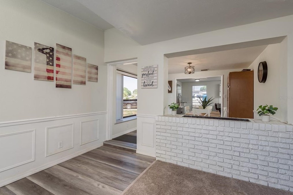 1709 Carnegie Cir, Tampa FL 33619-5623 exterior