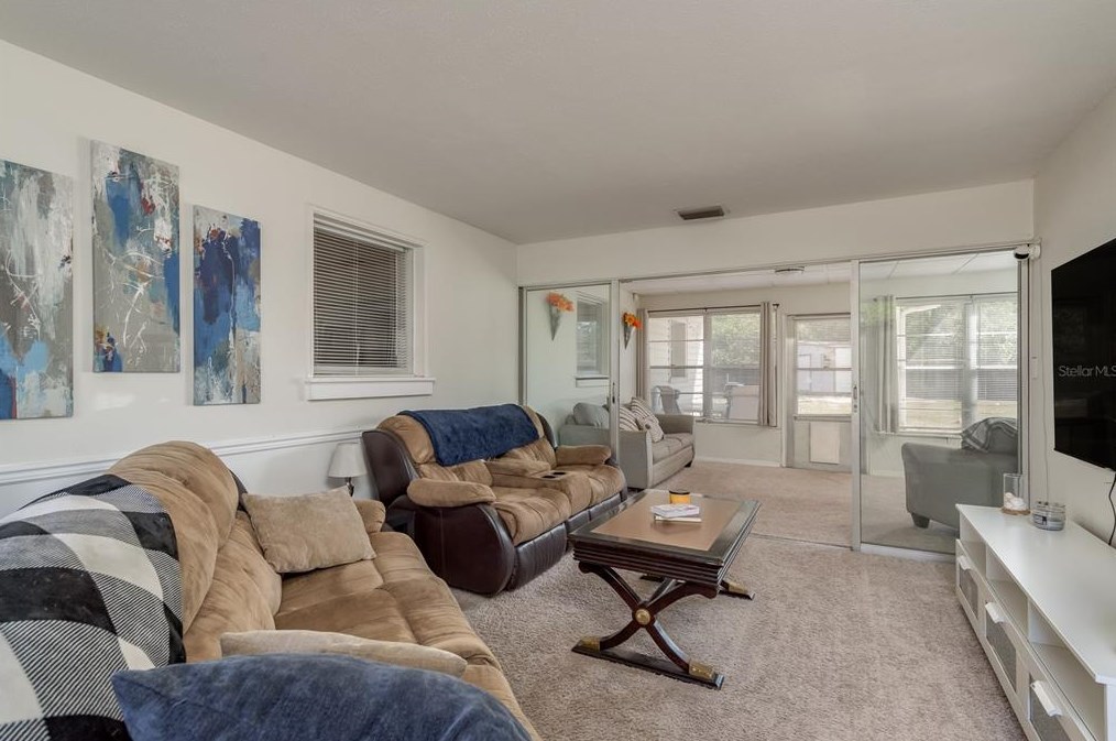 1709 Carnegie Cir, Tampa FL 33619-5623 exterior