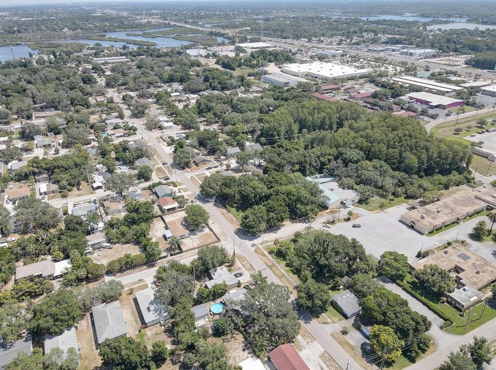 700 Cypress St, Tarpon Springs FL  34689-4215 exterior