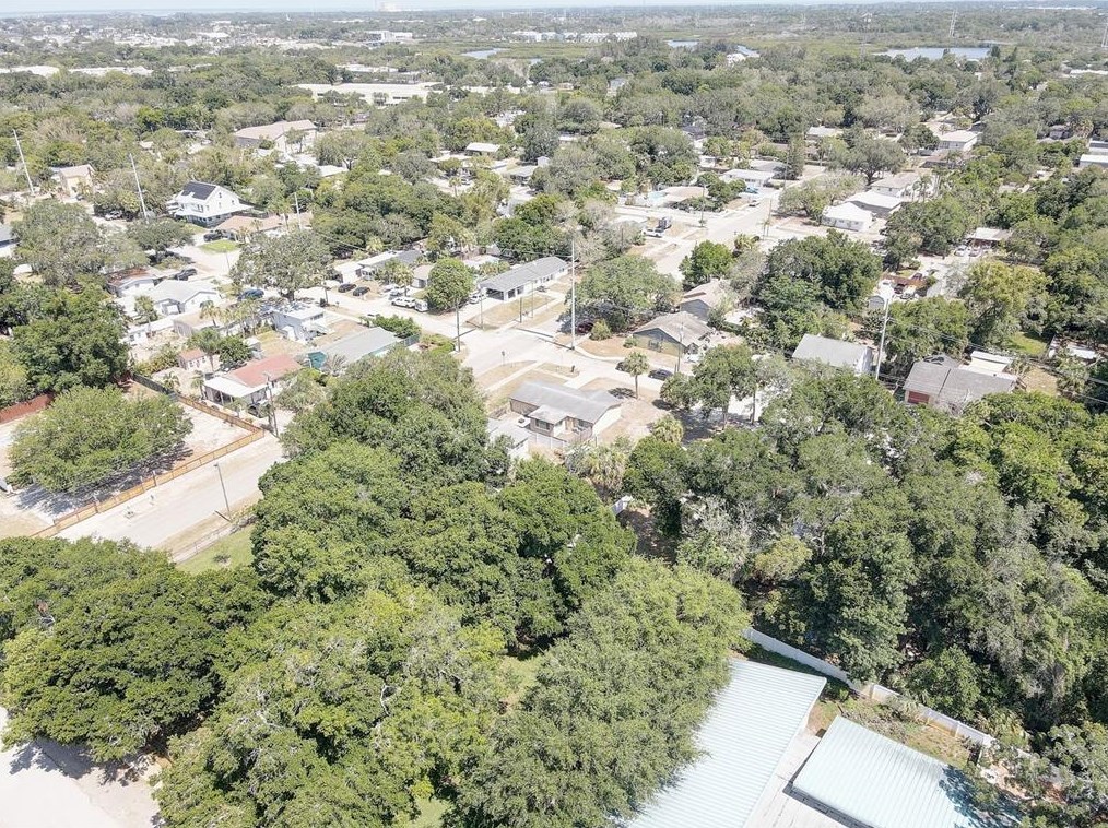 700 Cypress St, Tarpon Springs FL  34689-4215 exterior