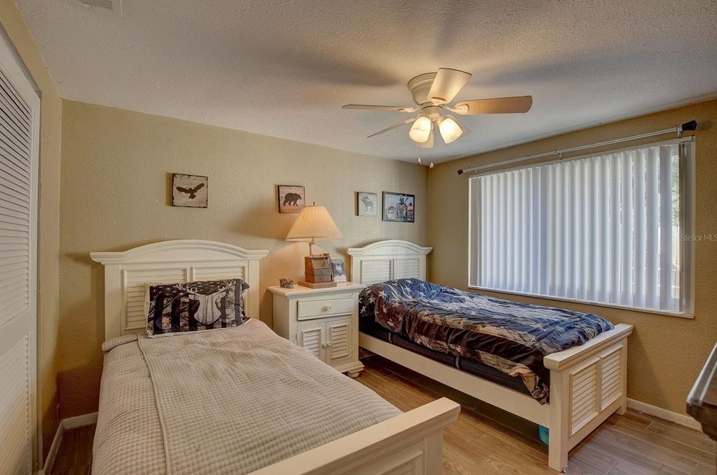 700 Cypress St, Tarpon Springs FL  34689-4215 exterior