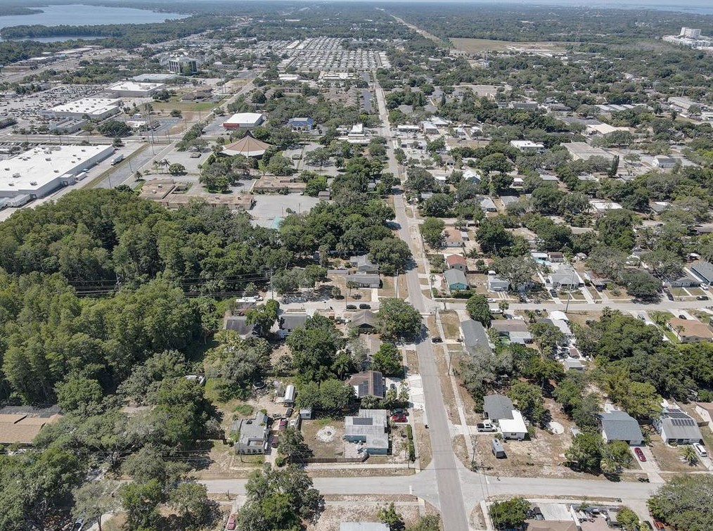 700 Cypress St, Tarpon Springs FL  34689-4215 exterior