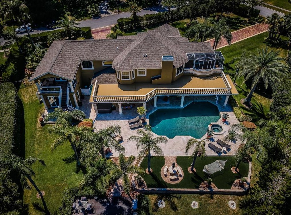 1303 Jasmine Ave, Tarpon Springs FL  34689-5230 exterior