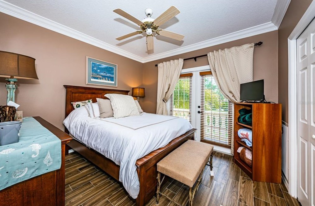 1303 Jasmine Ave, Tarpon Springs FL  34689-5230 exterior