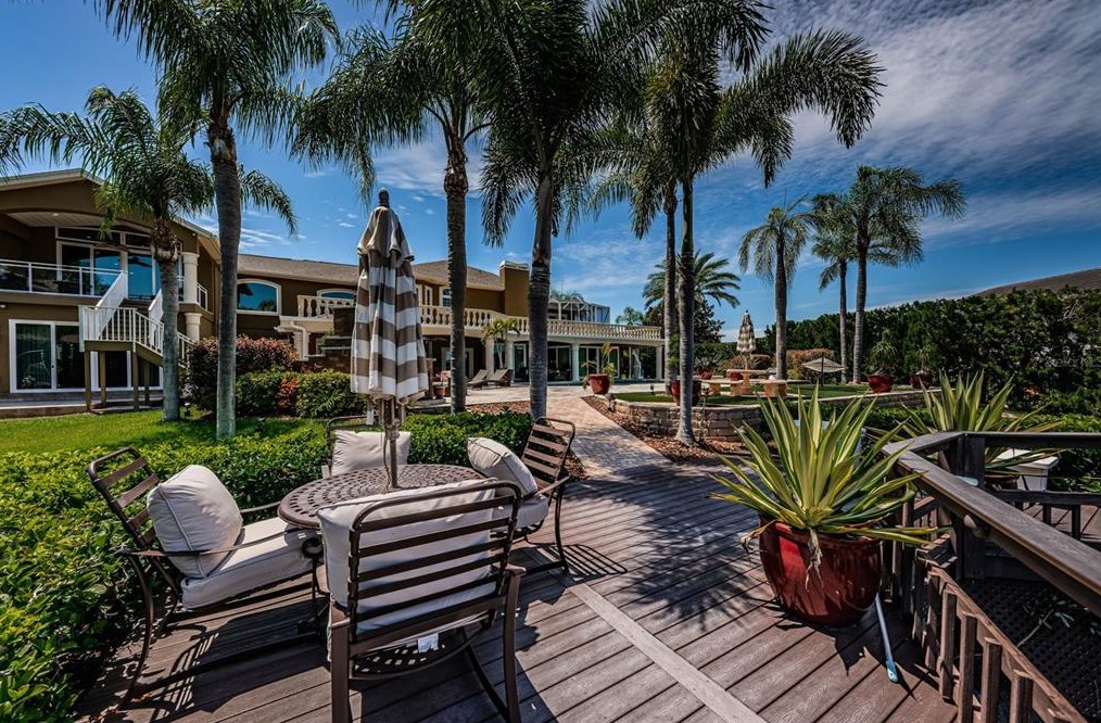 1303 Jasmine Ave, Tarpon Springs FL  34689-5230 exterior