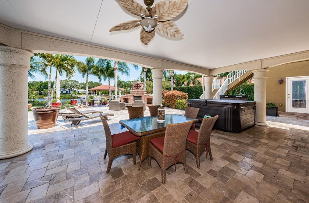 1303 Jasmine Ave, Tarpon Springs FL  34689-5230 exterior