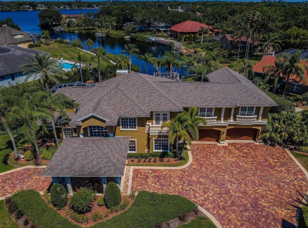 1303 Jasmine Ave, Tarpon Springs FL  34689-5230 exterior