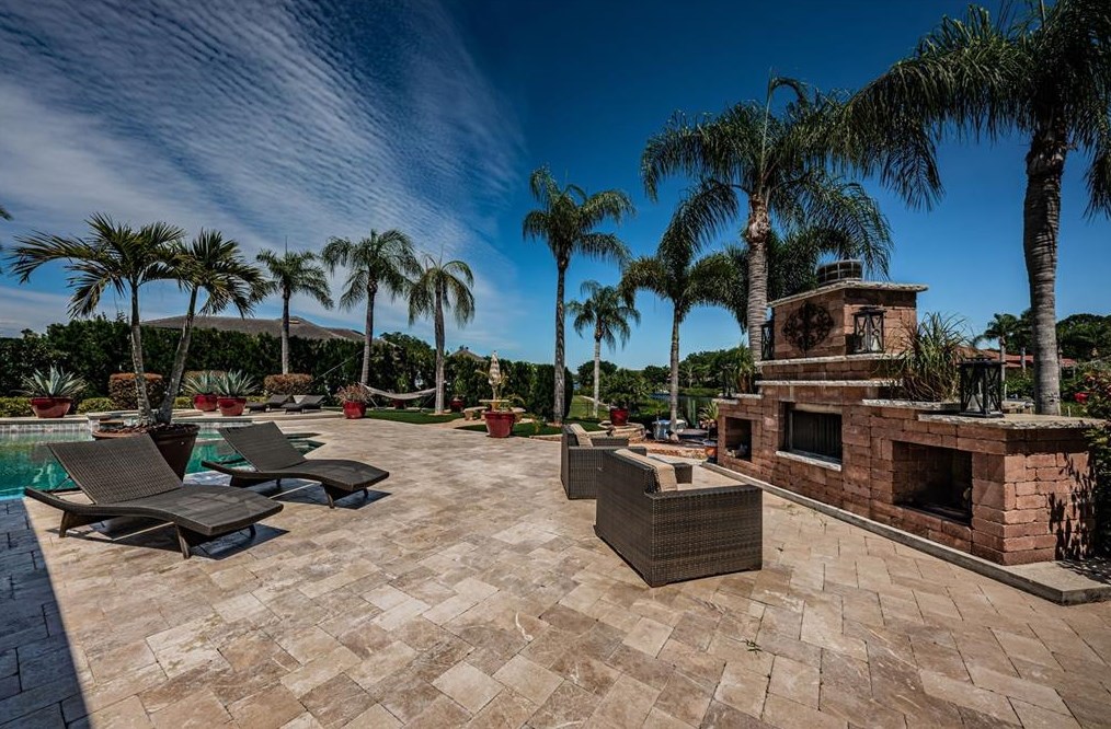 1303 Jasmine Ave, Tarpon Springs FL  34689-5230 exterior