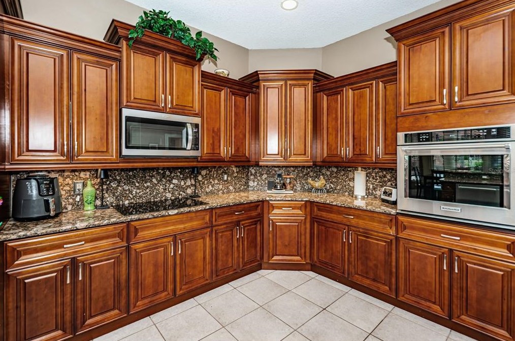 1303 Jasmine Ave, Tarpon Springs FL  34689-5230 exterior