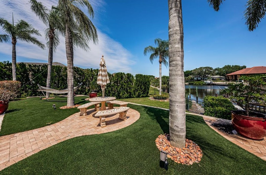 1303 Jasmine Ave, Tarpon Springs FL  34689-5230 exterior