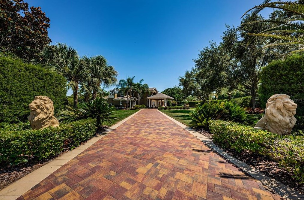 1303 Jasmine Ave, Tarpon Springs FL  34689-5230 exterior