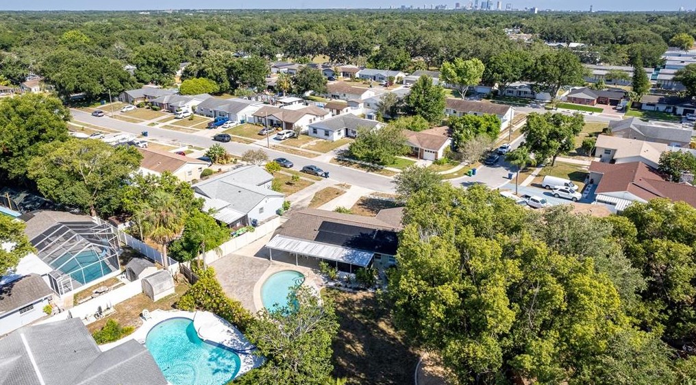 2313 Fern Cir, Tampa FL 33604-5726 exterior